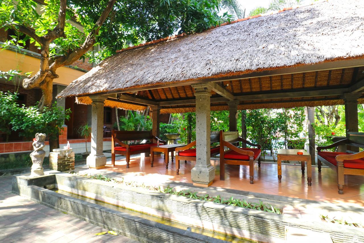 Kedin'S Inn Seminyak Exterior foto