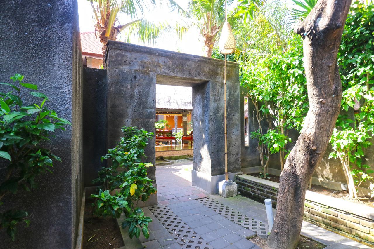 Kedin'S Inn Seminyak Exterior foto